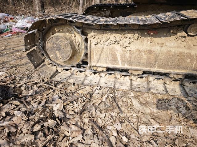 右驅(qū)動輪（行走機構(gòu)）