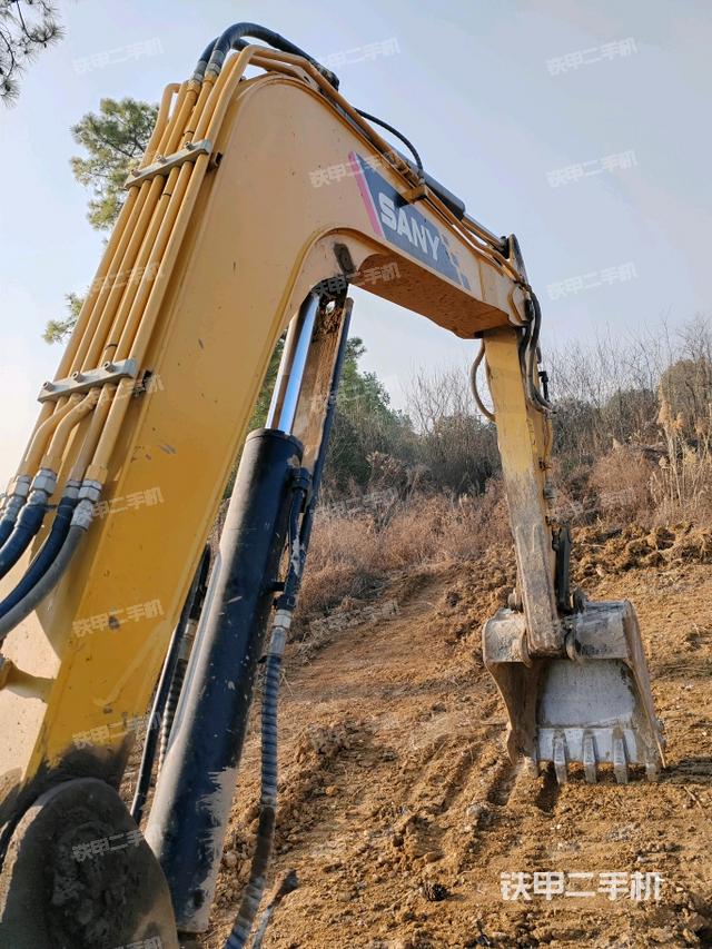 大臂背部俯視（工作和回轉(zhuǎn)裝置）