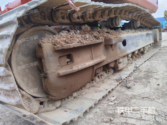 左側(cè)履帶整體?（行走機(jī)構(gòu)）