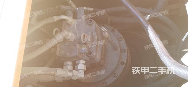 回轉馬達和主控閥（整機外觀）