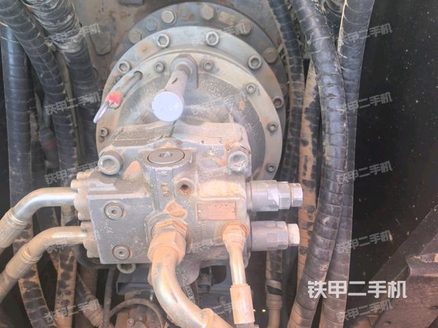 液壓泵艙室正面整體(整機(jī)外觀) 液壓泵艙室正面整體(整機(jī)外觀)