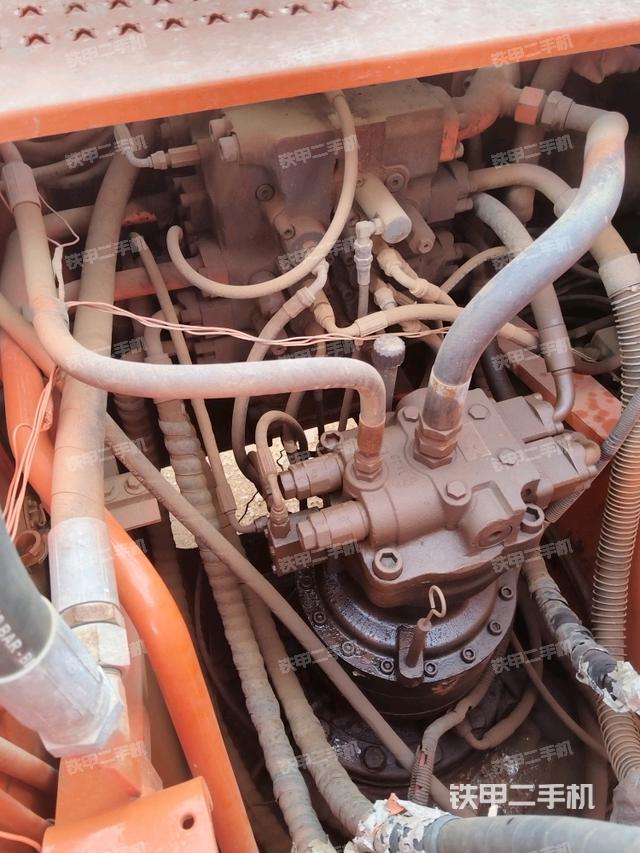 回轉(zhuǎn)馬達(dá)（上車部件）