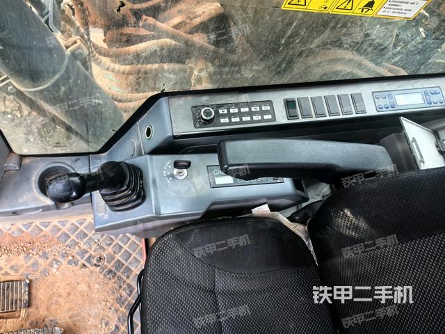 座椅左側(cè)控制臺(tái)/音響/含左手柄（駕駛室部分）