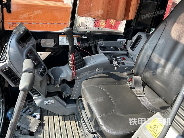 驾驶室整体（整机外观）