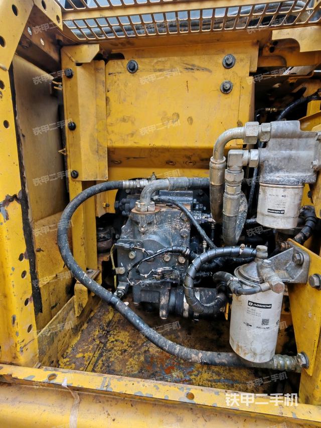 駕駛室頂部（整機(jī)外觀）