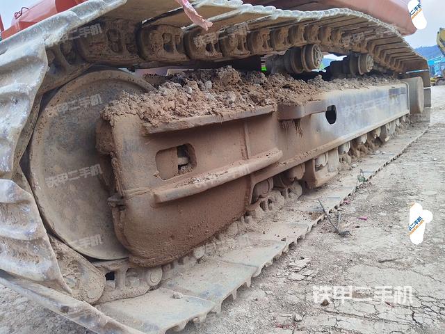 右側(cè)履帶整體（行走機(jī)構(gòu)）