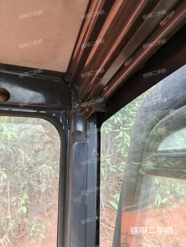 座椅右側(cè)控制臺(tái)/鑰匙門/油門/含右手柄（駕駛室部分）