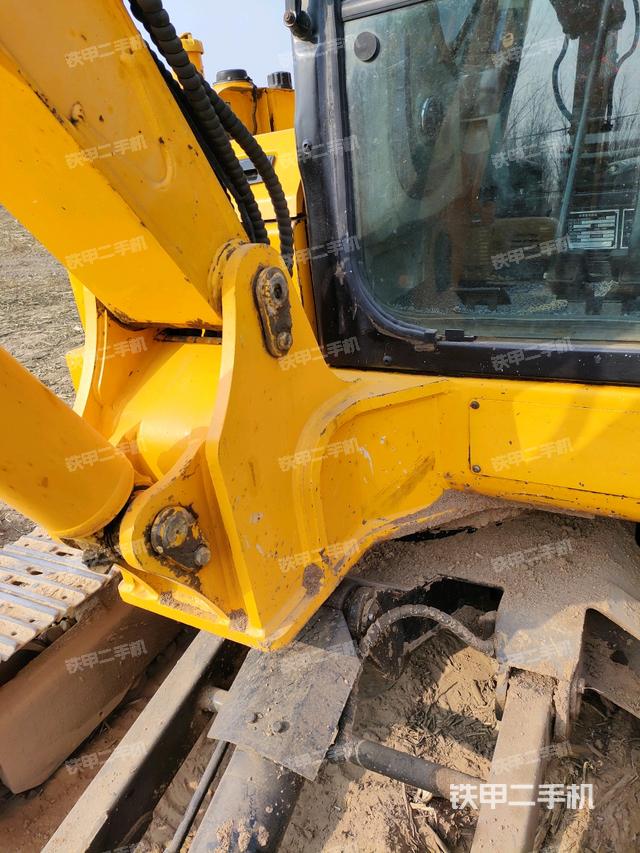 大臂根部?斜（工作和回轉(zhuǎn)裝置）