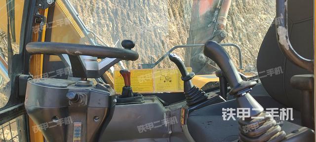 驾驶室整体（整机外观）