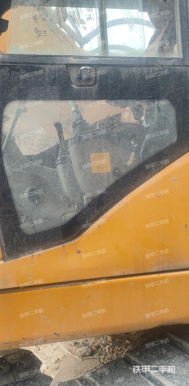 駕駛室整體（整機(jī)外觀）