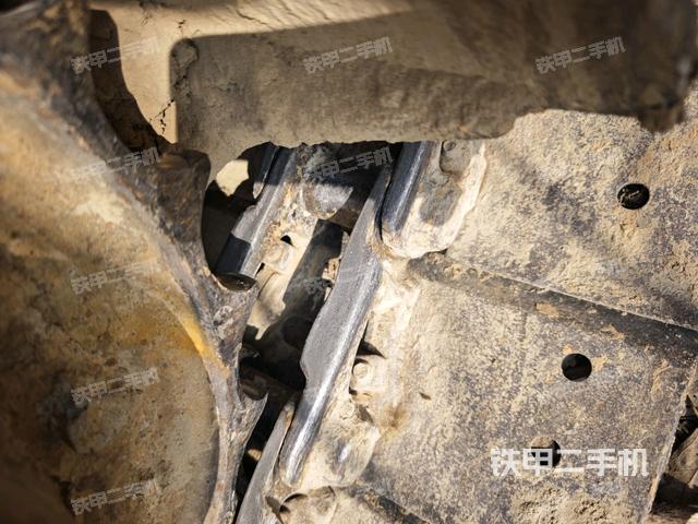 右側(cè)履帶整體?（行走機構(gòu)）