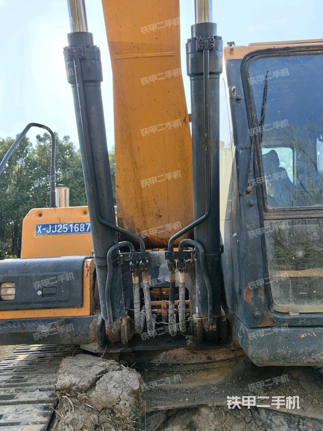 大臂油缸整體?豎拍（工作和回轉(zhuǎn)裝置）