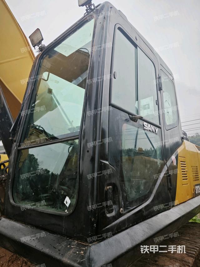 駕駛室左前45度（駕駛室部分）