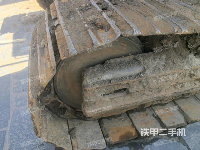 右側(cè)履帶整體?(行走機構(gòu)) 右側(cè)履帶整體?(行走機構(gòu))