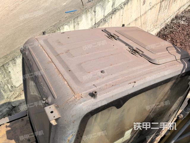 氣門室蓋螺絲特寫（上車部件）