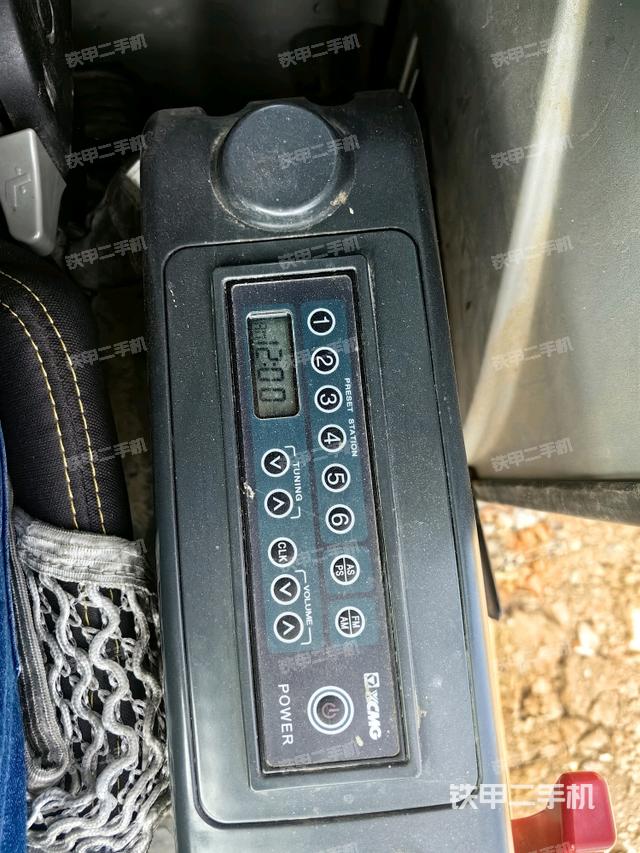 座椅左側(cè)控制臺(tái)/音響/含左手柄（駕駛室部分）