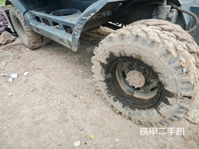 左側(cè)履帶整體?(行走機(jī)構(gòu)) 左側(cè)履帶整體?(行走機(jī)構(gòu))