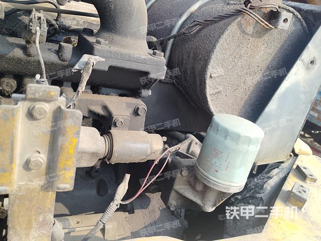 液壓泵艙室正面整體(整機(jī)外觀) 液壓泵艙室正面整體(整機(jī)外觀)