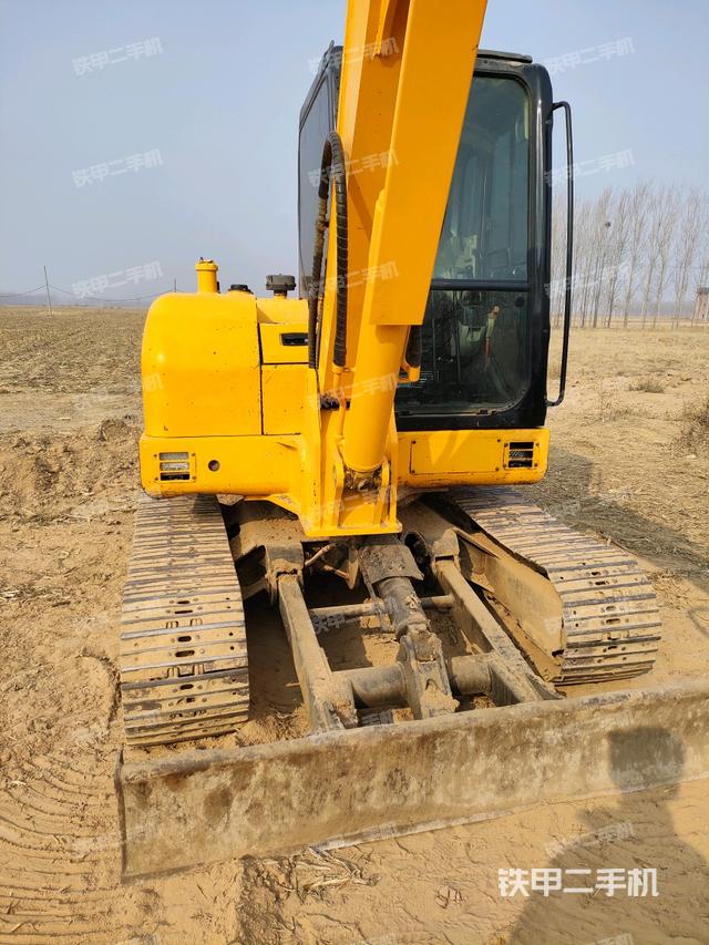 轉(zhuǎn)盤和下車架正前（工作和回轉(zhuǎn)裝置）