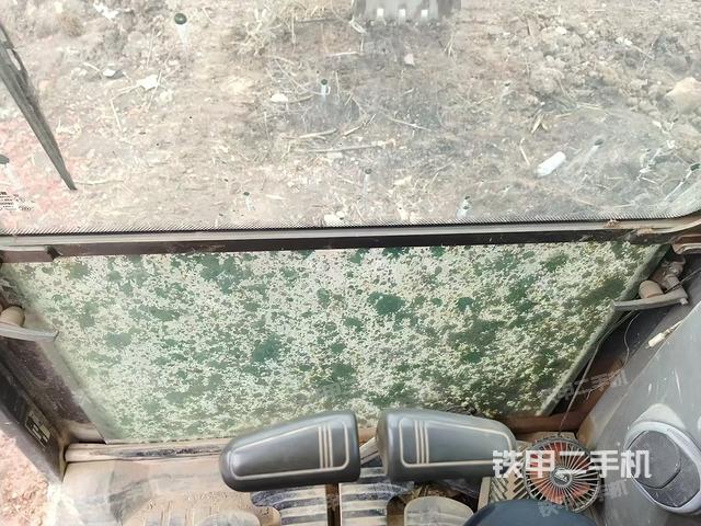 駕駛室整體（整機外觀）