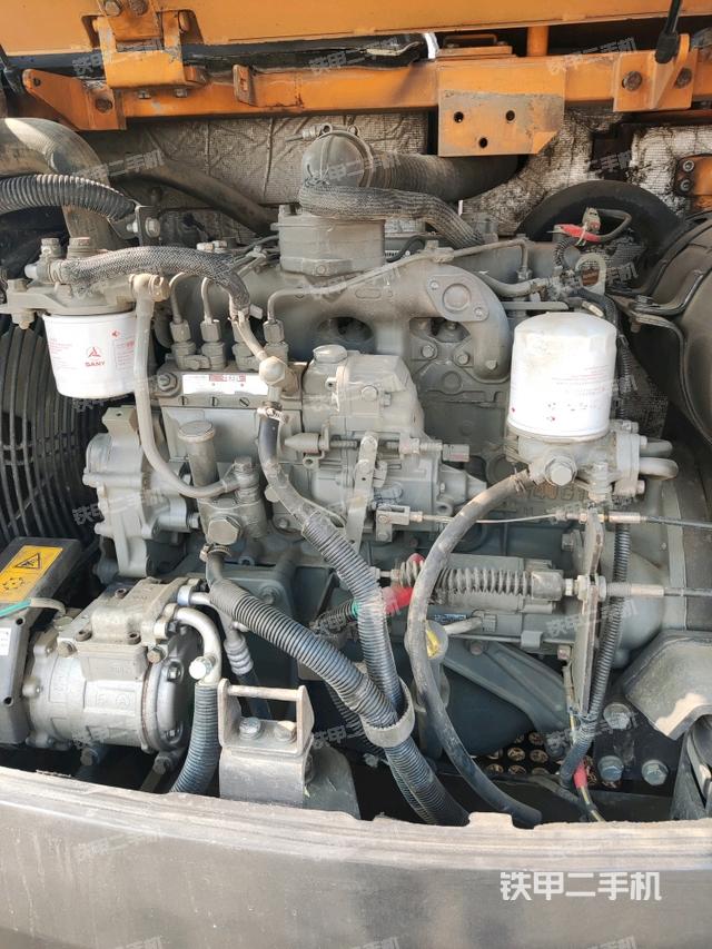 發(fā)動(dòng)機(jī)室（上車部件）