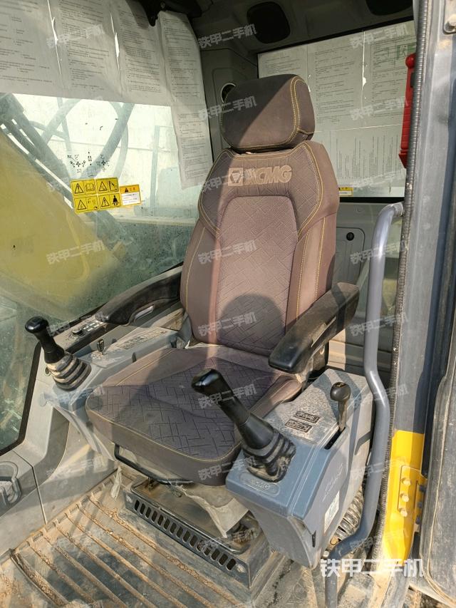 駕駛室整體（整機(jī)外觀）