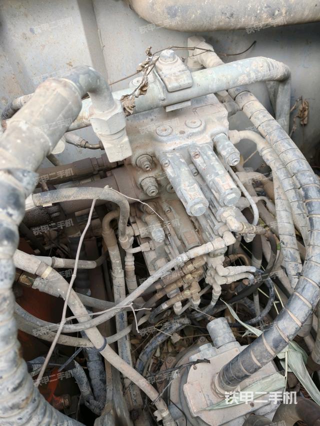 發(fā)動(dòng)機(jī)室（上車部件）