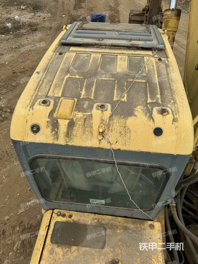 驾驶室顶部（整机外观）