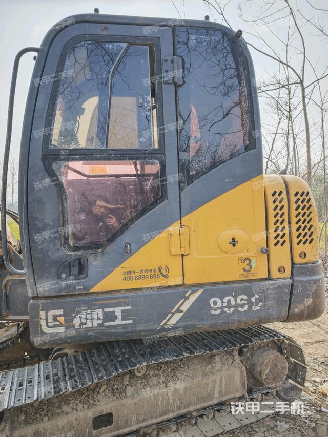 ?駕駛室正側(cè)（駕駛室部分）