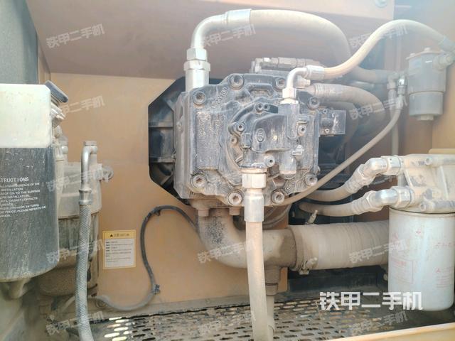 液壓泵斜45?左（大件艙室）