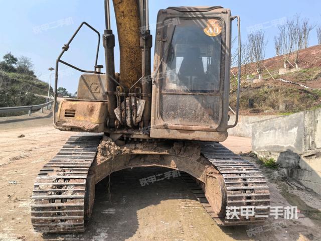 右驅(qū)動(dòng)輪（行走機(jī)構(gòu)）