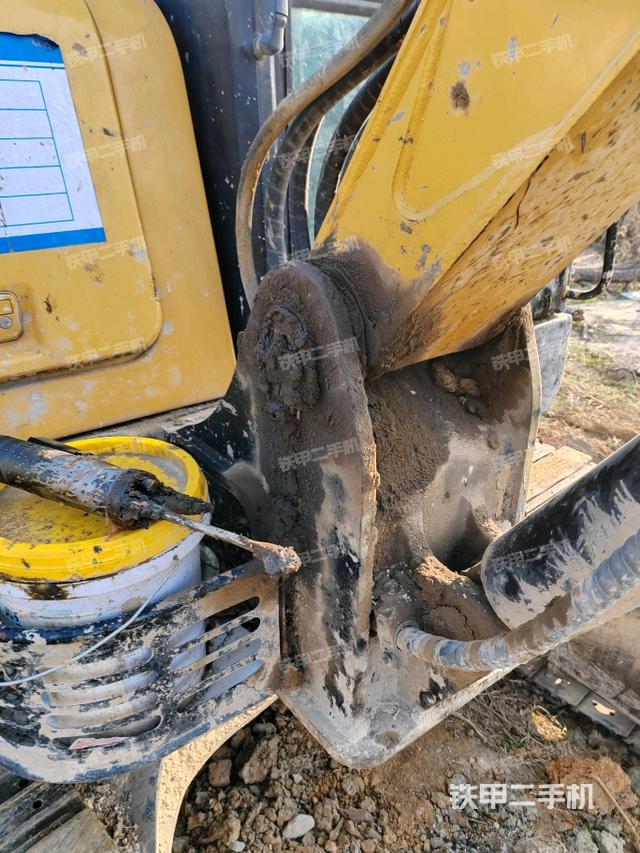 大臂根部?斜（工作和回轉(zhuǎn)裝置）