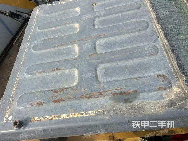 驾驶室顶部（整机外观）