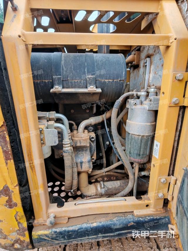 駕駛室頂部（整機(jī)外觀）