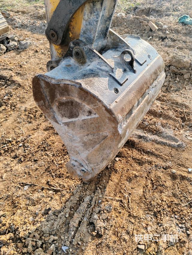 鏟斗右后整體（工作和回轉(zhuǎn)裝置）