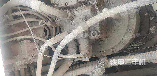 回轉(zhuǎn)馬達(dá)和主控閥（整機(jī)外觀）