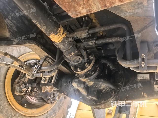 前驅(qū)動橋(液壓/傳動系統(tǒng)) 前驅(qū)動橋(液壓/傳動系統(tǒng))