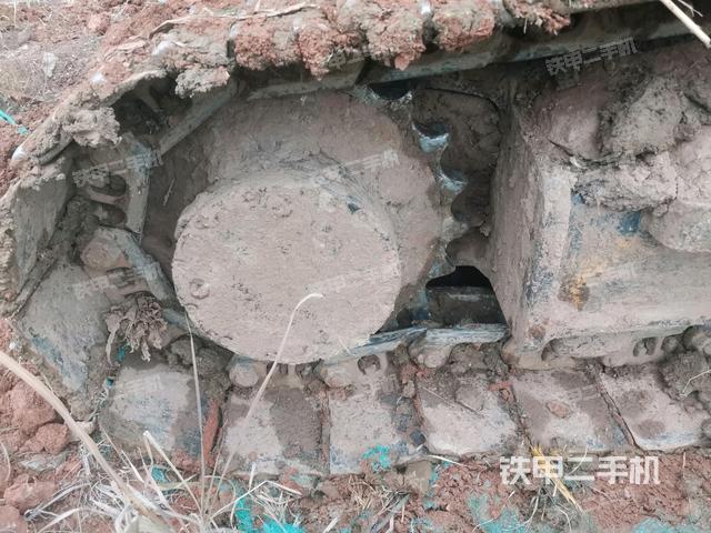 右驅(qū)動輪（行走機構(gòu)）