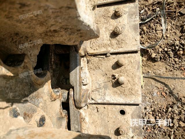 左驅(qū)動(dòng)輪（行走機(jī)構(gòu)）