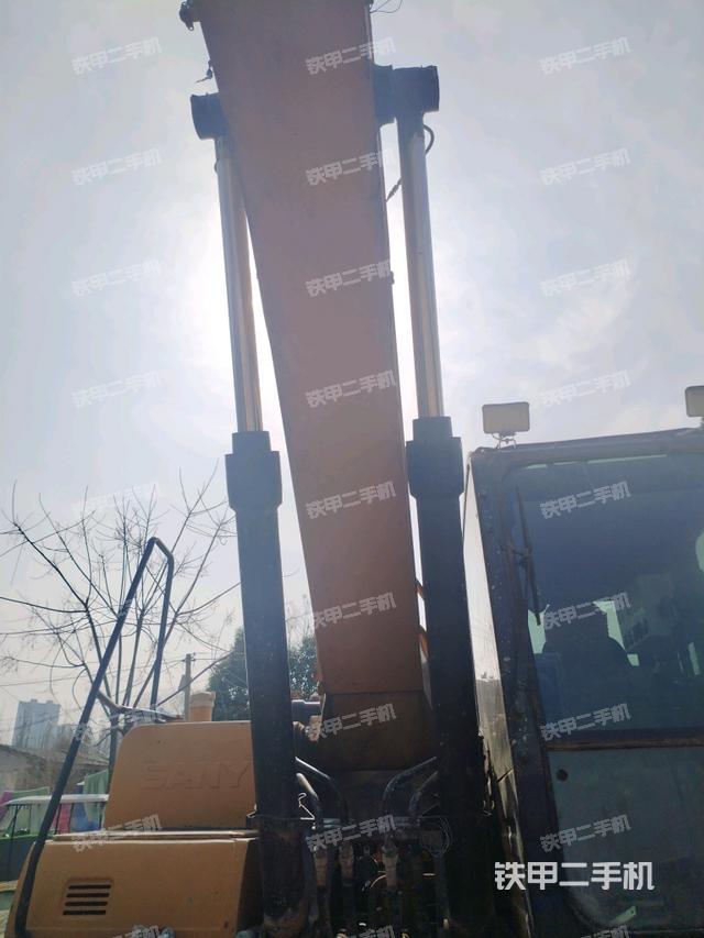 大臂油缸整體?豎拍（工作和回轉(zhuǎn)裝置）