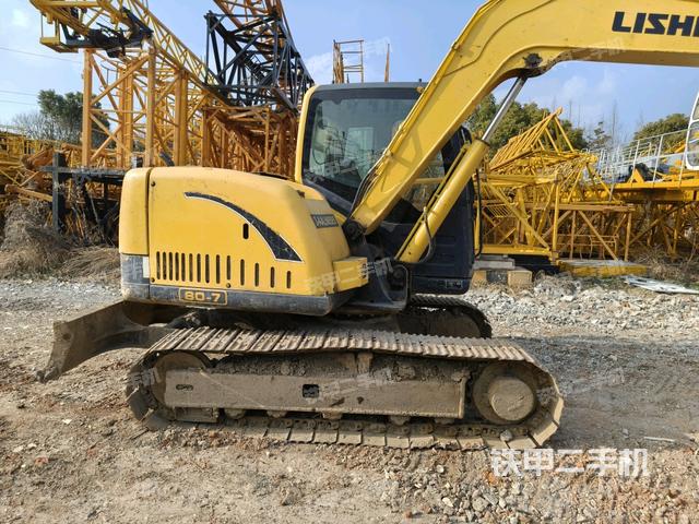 大臂根部?斜（工作和回轉(zhuǎn)裝置）