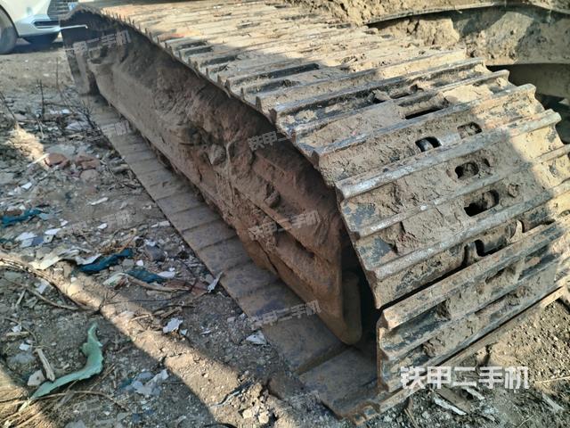 左側(cè)履帶整體?（行走機(jī)構(gòu)）