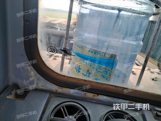 后窗玻璃角標（駕駛室部分）