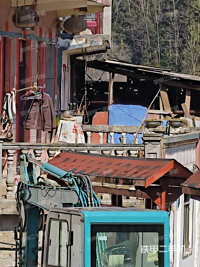 驾驶室顶部（整机外观）