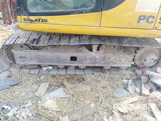 單側(cè)履帶整體(整機(jī)外觀) 單側(cè)履帶整體(整機(jī)外觀)