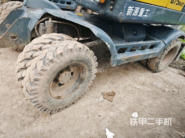 右側(cè)履帶整體?(行走機(jī)構(gòu)) 右側(cè)履帶整體?(行走機(jī)構(gòu))