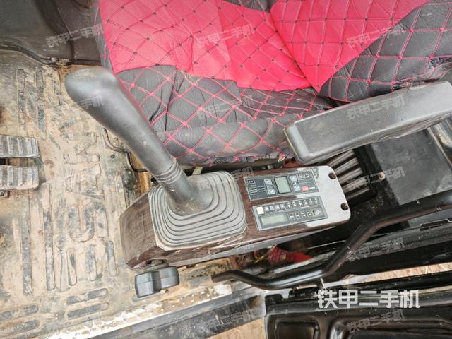 座椅左側(cè)控制臺/音響/含左手柄（駕駛室部分）