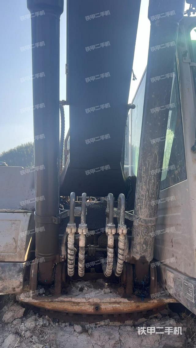 大臂油缸整體?豎拍（工作和回轉(zhuǎn)裝置）