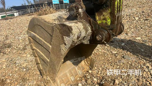 鏟斗右后整體（工作和回轉(zhuǎn)裝置）