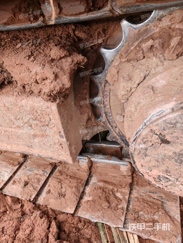 右驅(qū)動(dòng)輪（行走機(jī)構(gòu)）